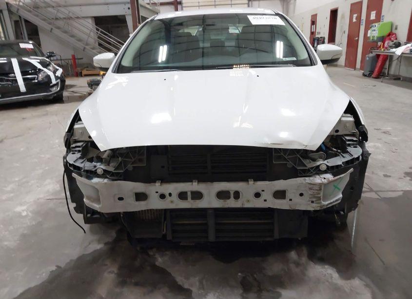 Photo 6 of 2018 Ford Focus SE (VIN 1FADP3FE3JL289821)