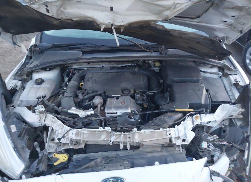 Photo 10 of 2015 Ford Focus SE (VIN 1FADP3FE4FL375615)