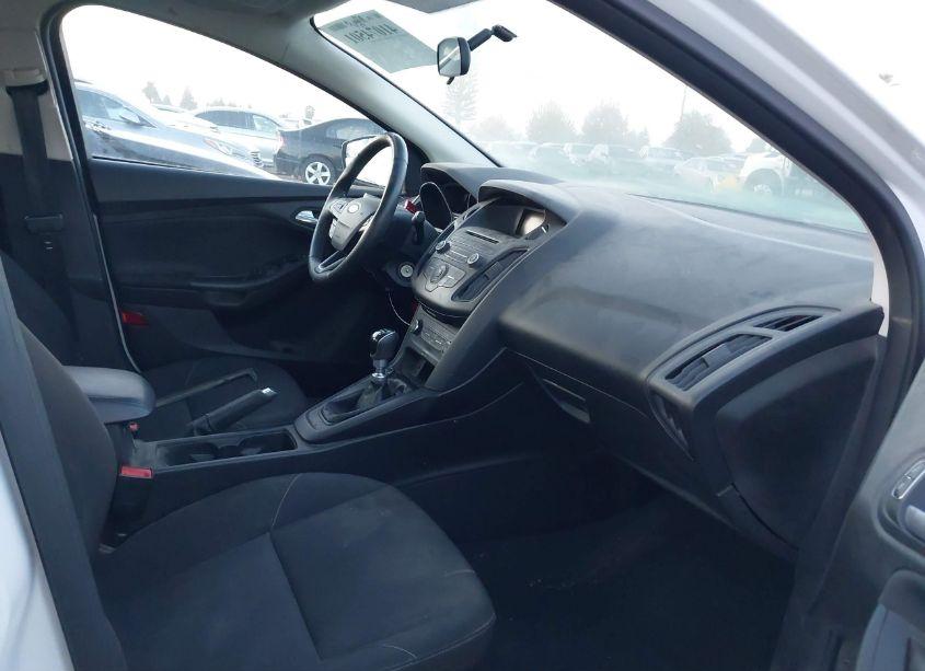 Photo 5 of 2015 Ford Focus SE (VIN 1FADP3FE4FL375615)