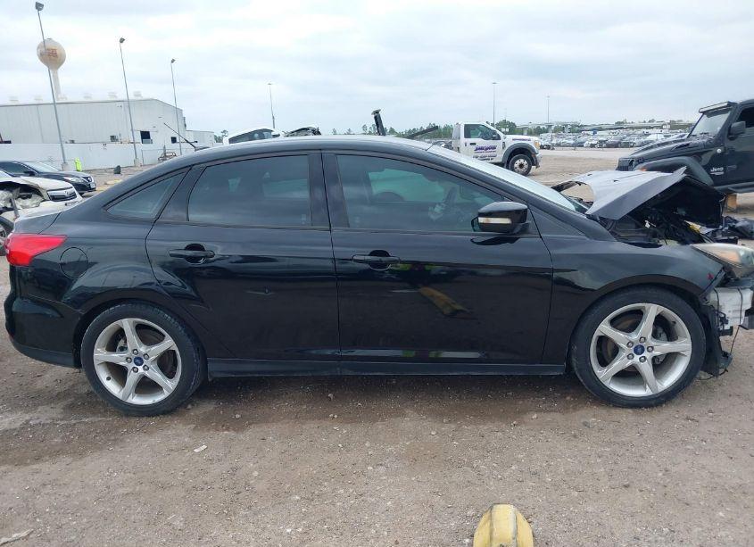 Photo 14 of 2016 Ford Focus SE (VIN 1FADP3FE4GL293434)