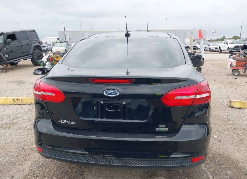 Photo 17 of 2016 Ford Focus SE (VIN 1FADP3FE4GL293434)