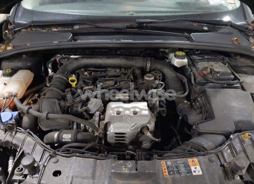 Photo 10 of 2017 Ford Focus SE (VIN 1FADP3FE4HL275856)