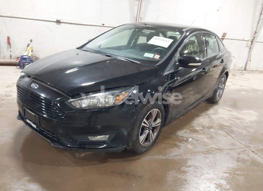 Photo 2 of 2017 Ford Focus SE (VIN 1FADP3FE4HL275856)