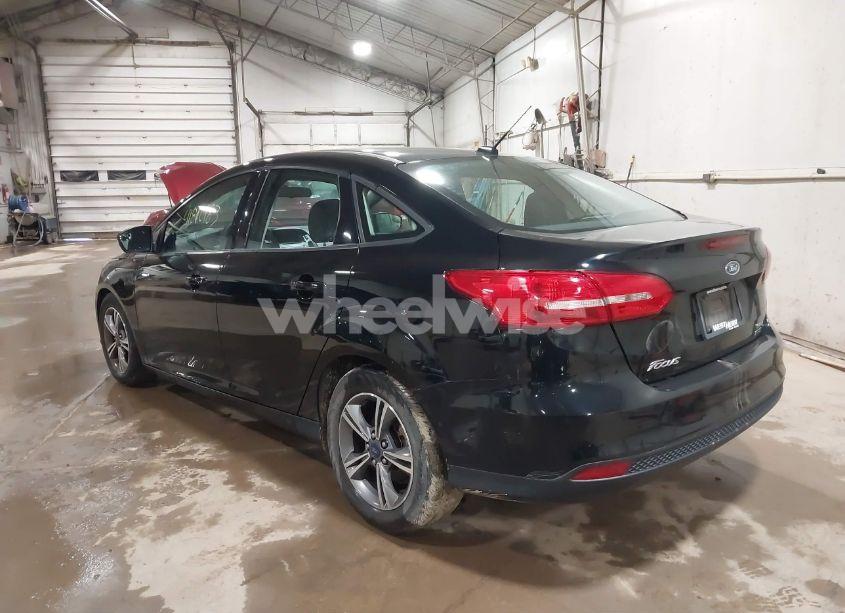 Photo 3 of 2017 Ford Focus SE (VIN 1FADP3FE4HL275856)