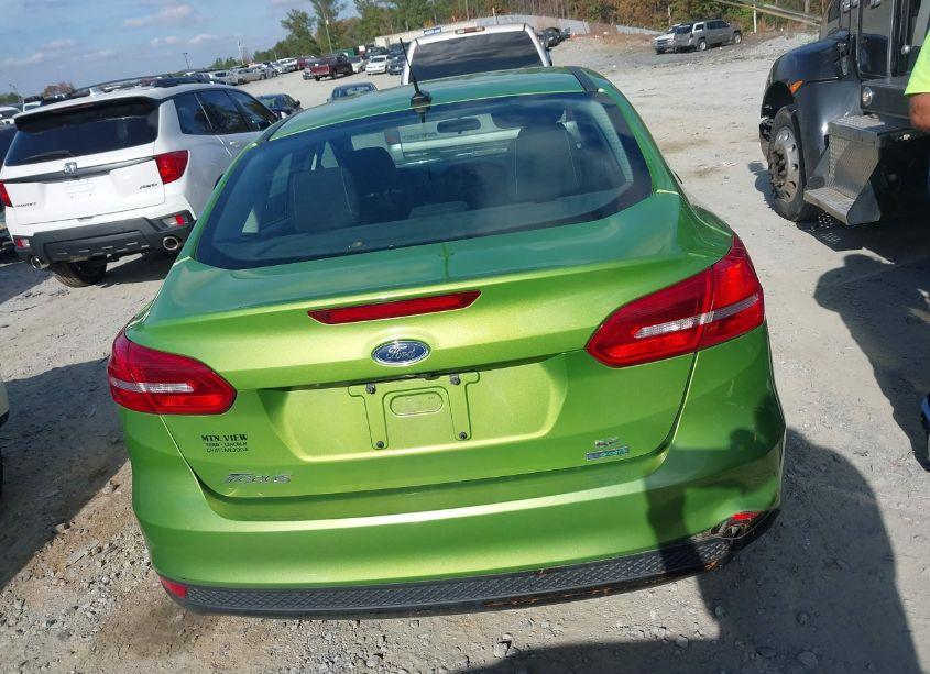 Photo 16 of 2018 Ford Focus SE (VIN 1FADP3FE4JL255497)