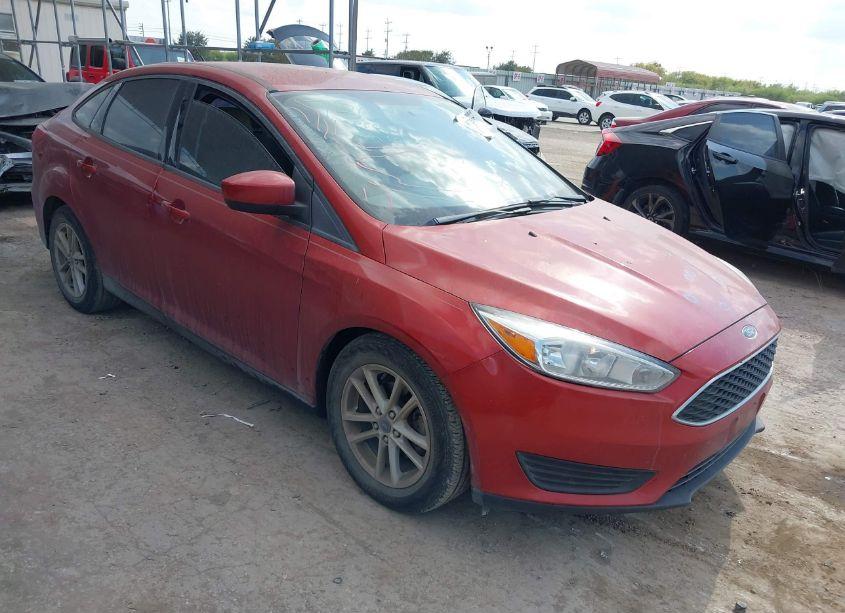 2018 Ford Focus SE (VIN 1FADP3FE4JL259565) main photo