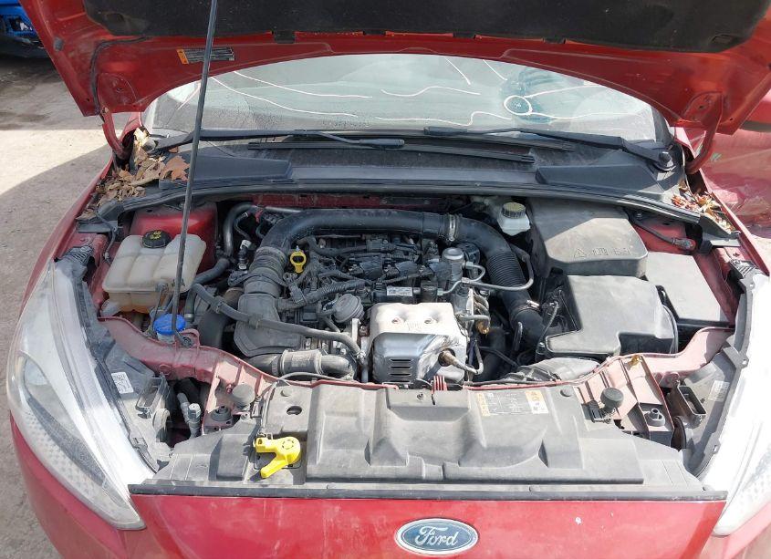 Photo 10 of 2018 Ford Focus SE (VIN 1FADP3FE4JL259565)