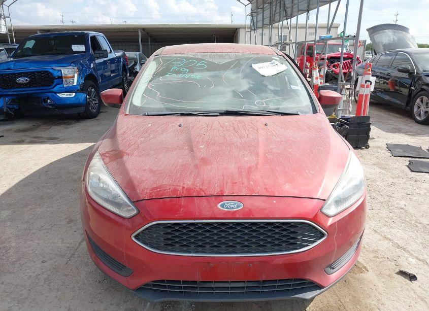 Photo 12 of 2018 Ford Focus SE (VIN 1FADP3FE4JL259565)