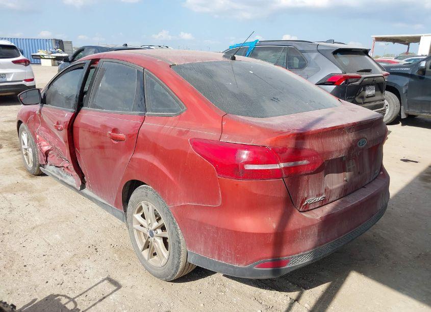 Photo 3 of 2018 Ford Focus SE (VIN 1FADP3FE4JL259565)