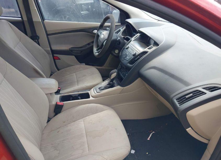 Photo 5 of 2018 Ford Focus SE (VIN 1FADP3FE4JL259565)