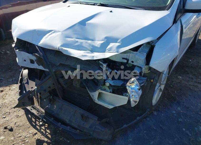 Photo 6 of 2018 Ford Focus SE (VIN 1FADP3FE4JL298897)