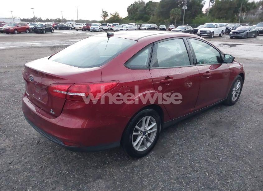 Photo 4 of 2015 Ford Focus SE (VIN 1FADP3FE5FL217963)