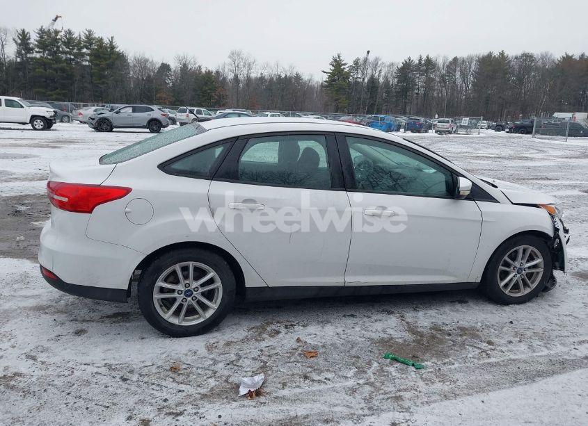 Photo 13 of 2017 Ford Focus SE (VIN 1FADP3FE5HL220784)