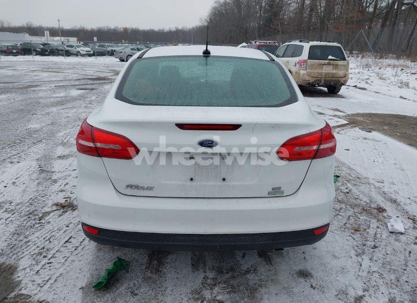 Photo 16 of 2017 Ford Focus SE (VIN 1FADP3FE5HL220784)
