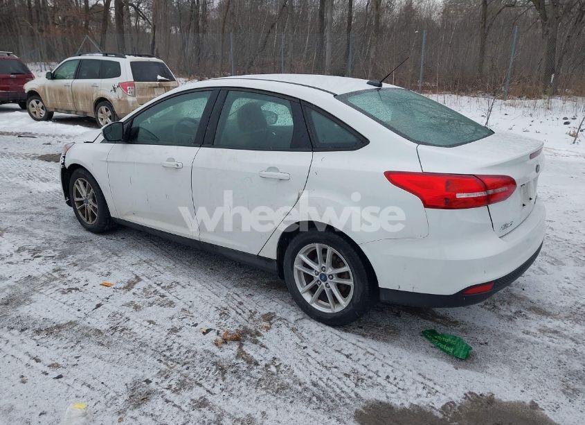 Photo 3 of 2017 Ford Focus SE (VIN 1FADP3FE5HL220784)