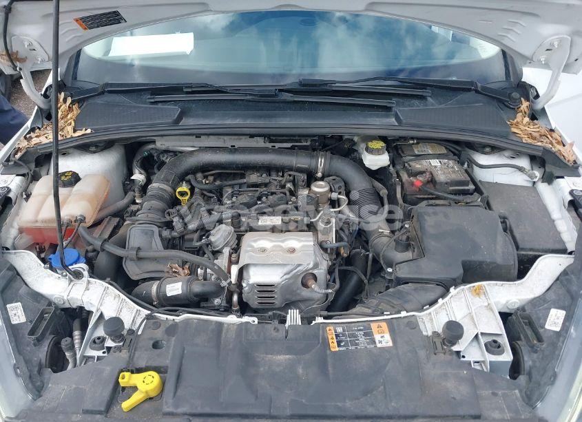 Photo 10 of 2017 Ford Focus SE (VIN 1FADP3FE5HL276286)