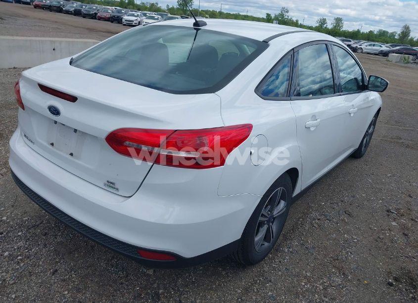 Photo 4 of 2017 Ford Focus SE (VIN 1FADP3FE5HL276286)