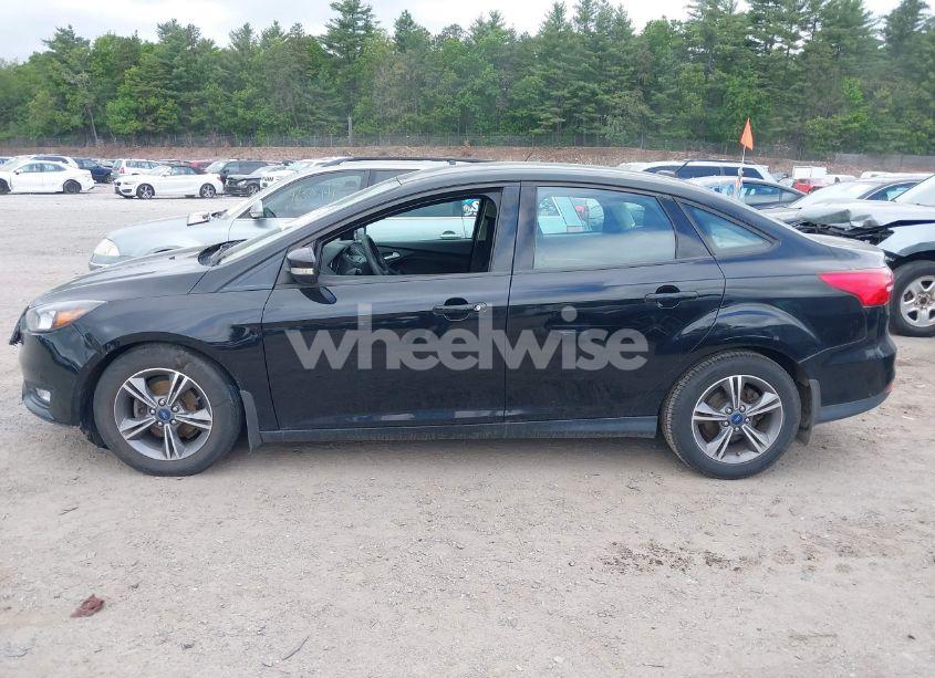 Photo 15 of 2017 Ford Focus SE (VIN 1FADP3FE5HL316446)
