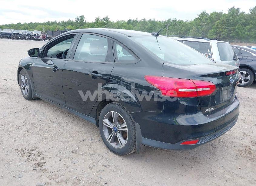 Photo 3 of 2017 Ford Focus SE (VIN 1FADP3FE5HL316446)