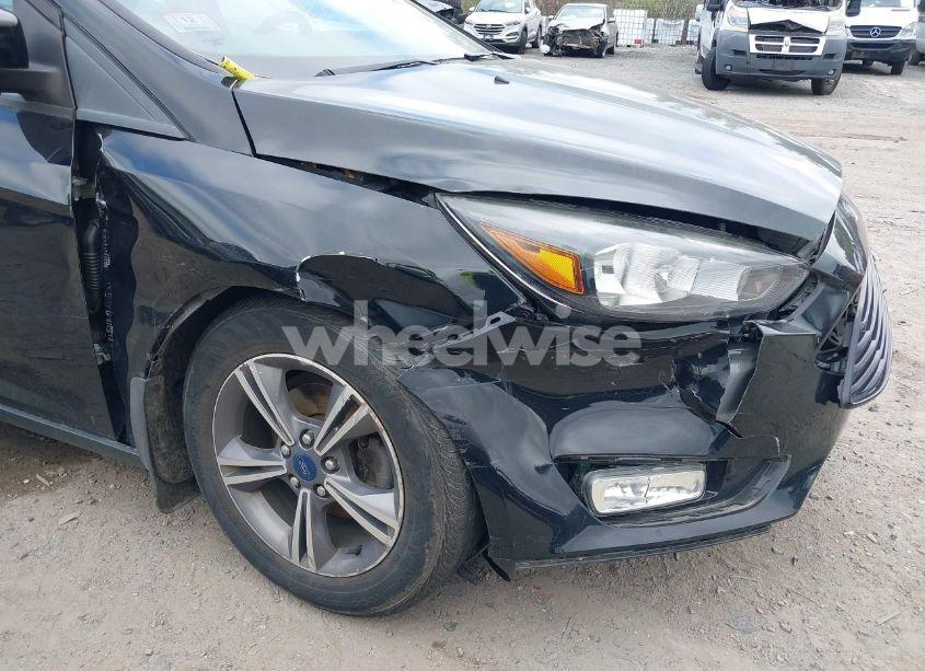 Photo 6 of 2017 Ford Focus SE (VIN 1FADP3FE5HL316446)