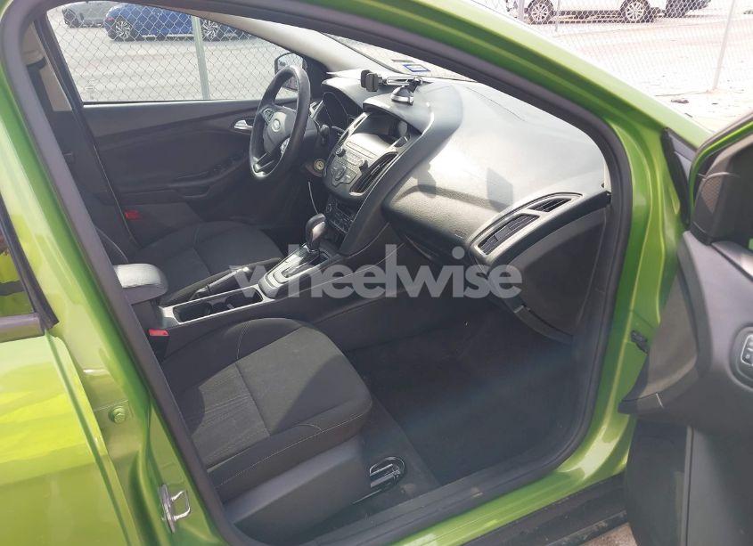 Photo 5 of 2018 Ford Focus SE (VIN 1FADP3FE5JL222542)