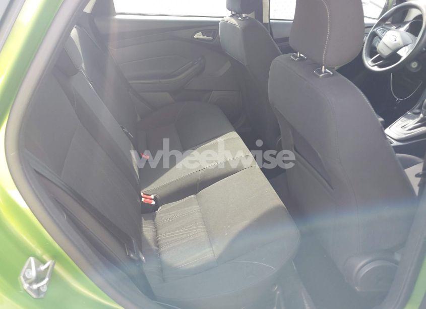 Photo 8 of 2018 Ford Focus SE (VIN 1FADP3FE5JL222542)