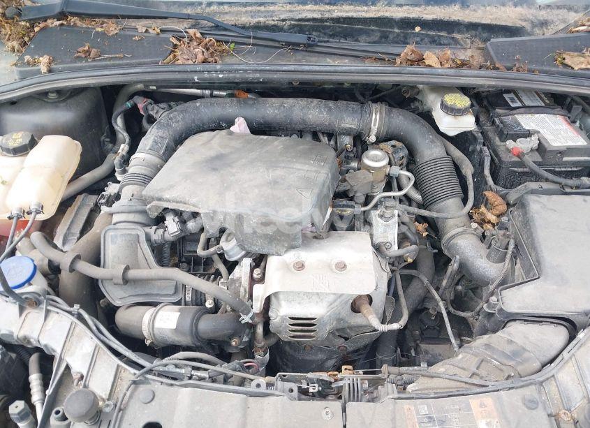 Photo 10 of 2018 Ford Focus SE (VIN 1FADP3FE5JL228583)