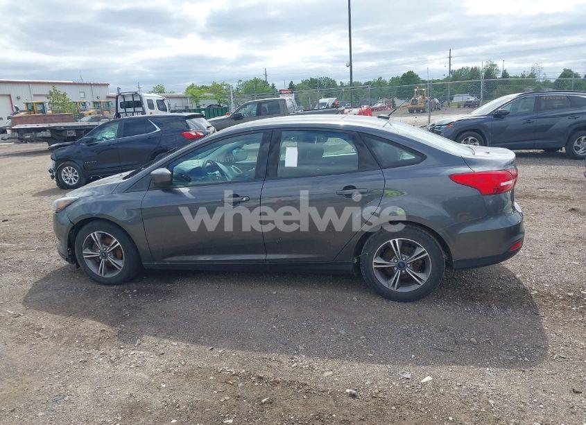 Photo 14 of 2018 Ford Focus SE (VIN 1FADP3FE5JL228583)