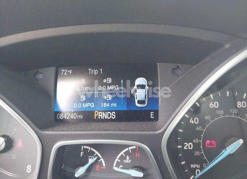 Photo 15 of 2018 Ford Focus SE (VIN 1FADP3FE5JL228583)