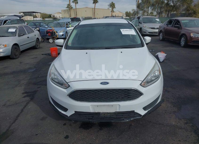 Photo 6 of 2018 Ford Focus SE (VIN 1FADP3FE5JL241401)