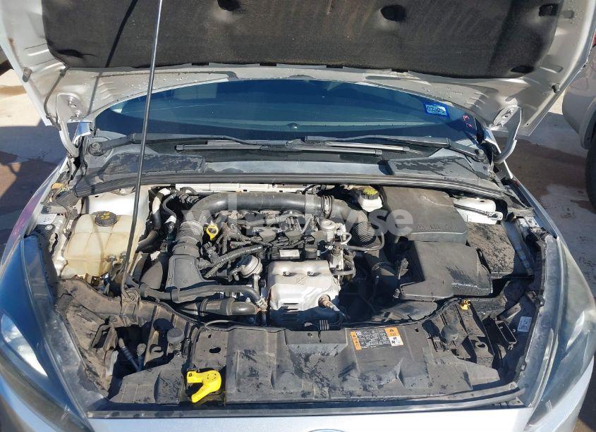 Photo 10 of 2018 Ford Focus SE (VIN 1FADP3FE5JL258893)