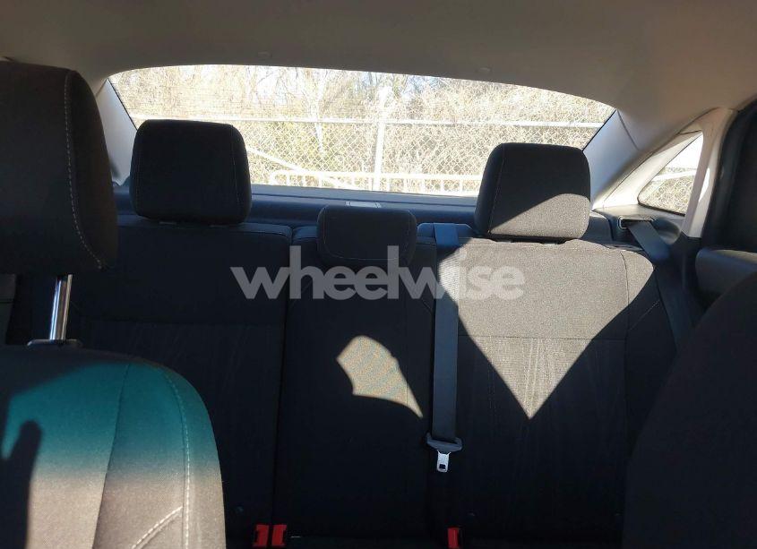 Photo 17 of 2018 Ford Focus SE (VIN 1FADP3FE5JL258893)