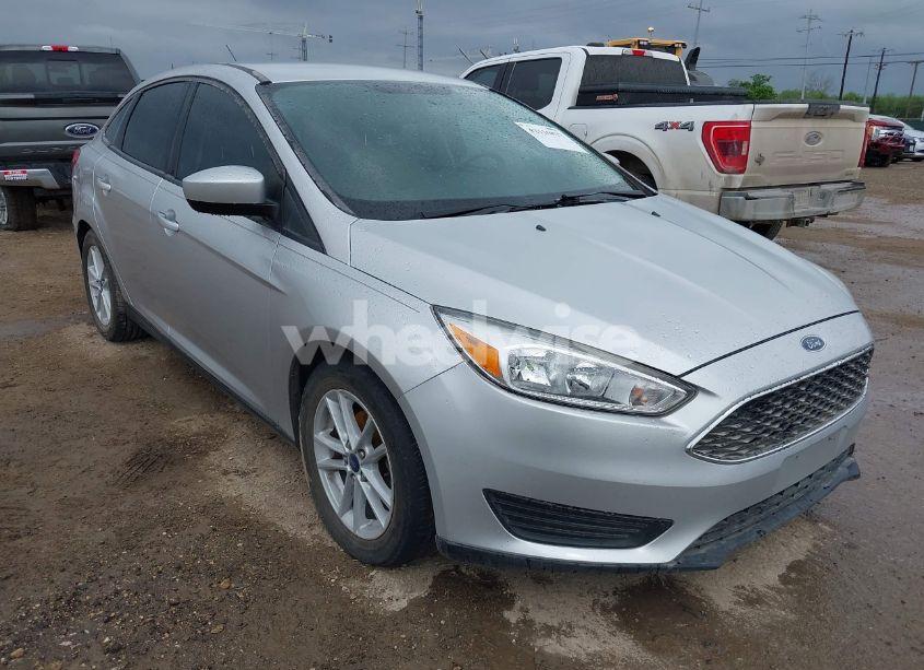 2018 Ford Focus SE (VIN 1FADP3FE5JL269490) main photo