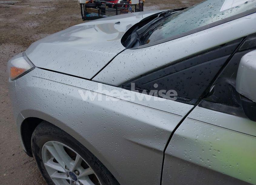 Photo 6 of 2018 Ford Focus SE (VIN 1FADP3FE5JL269490)