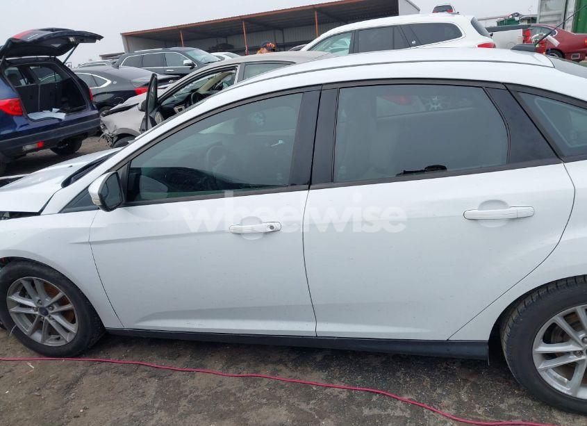 Photo 14 of 2018 Ford Focus SE (VIN 1FADP3FE5JL286323)