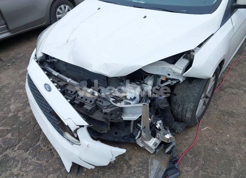 Photo 6 of 2018 Ford Focus SE (VIN 1FADP3FE5JL286323)