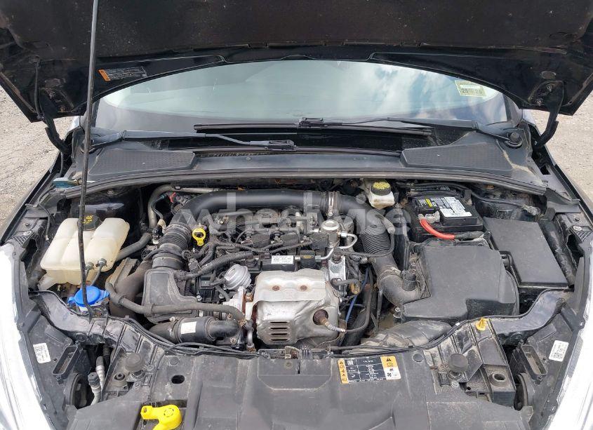 Photo 10 of 2018 Ford Focus SE (VIN 1FADP3FE5JL318316)