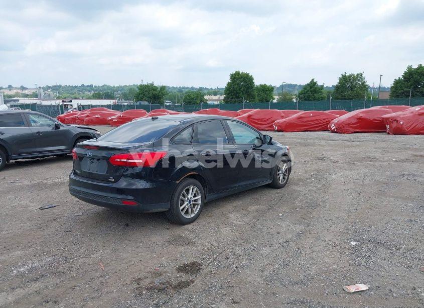 Photo 4 of 2018 Ford Focus SE (VIN 1FADP3FE5JL318316)