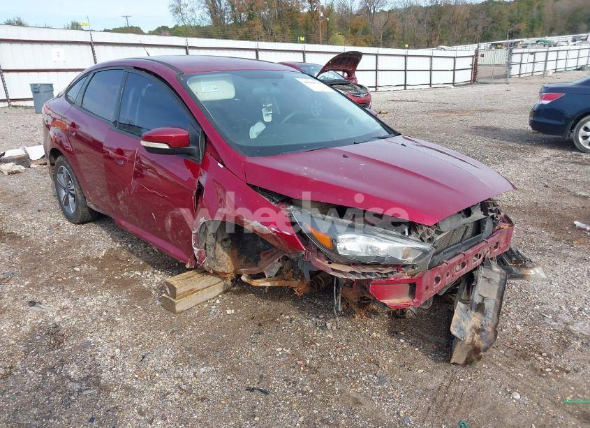 2016 Ford Focus SE (VIN 1FADP3FE6GL208688) main photo