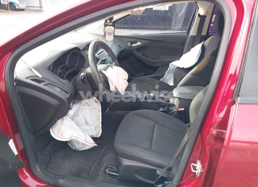 Photo 13 of 2016 Ford Focus SE (VIN 1FADP3FE6GL208688)