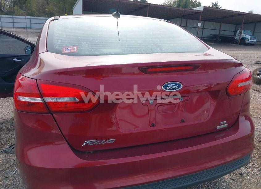 Photo 15 of 2016 Ford Focus SE (VIN 1FADP3FE6GL208688)