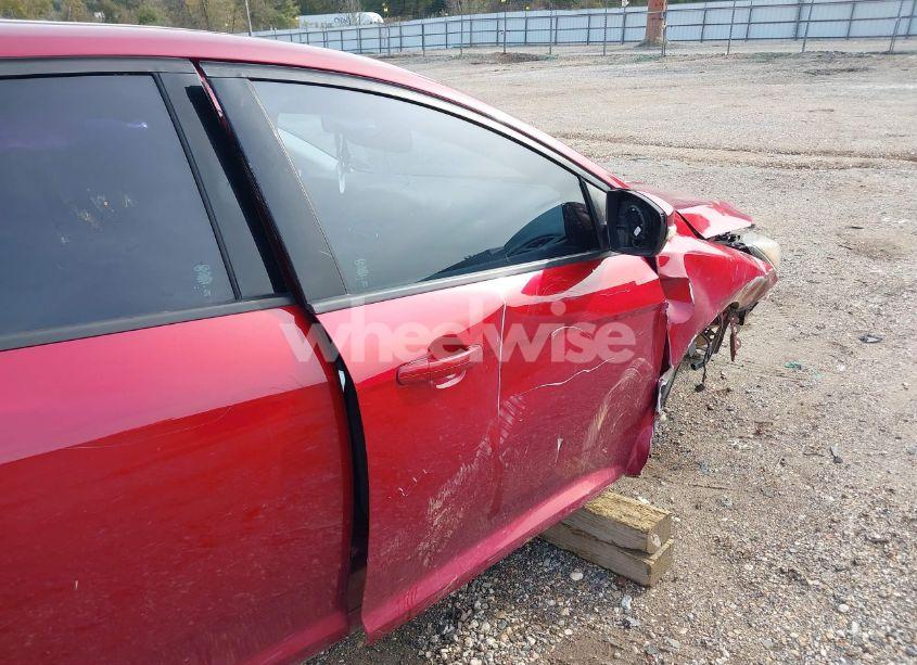 Photo 17 of 2016 Ford Focus SE (VIN 1FADP3FE6GL208688)