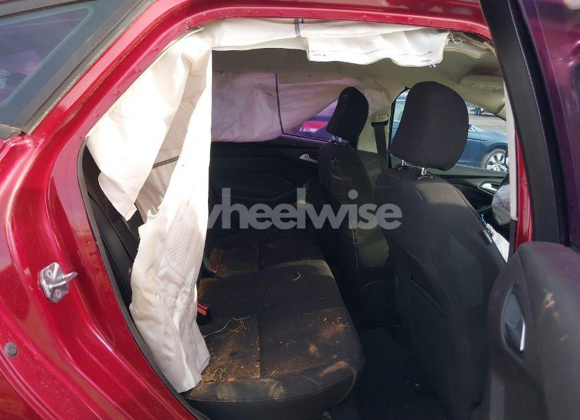 Photo 8 of 2016 Ford Focus SE (VIN 1FADP3FE6GL208688)