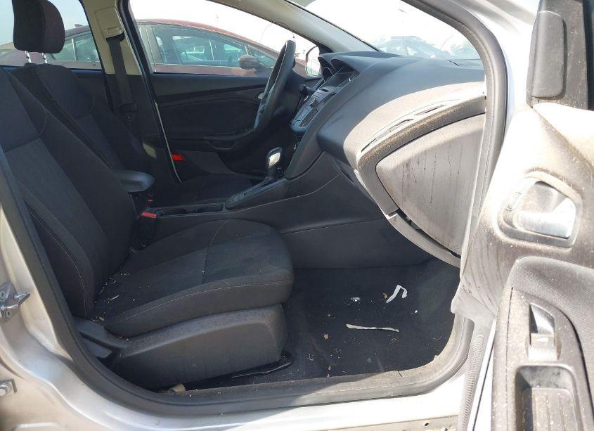 Photo 5 of 2017 Ford Focus SE (VIN 1FADP3FE6HL292884)