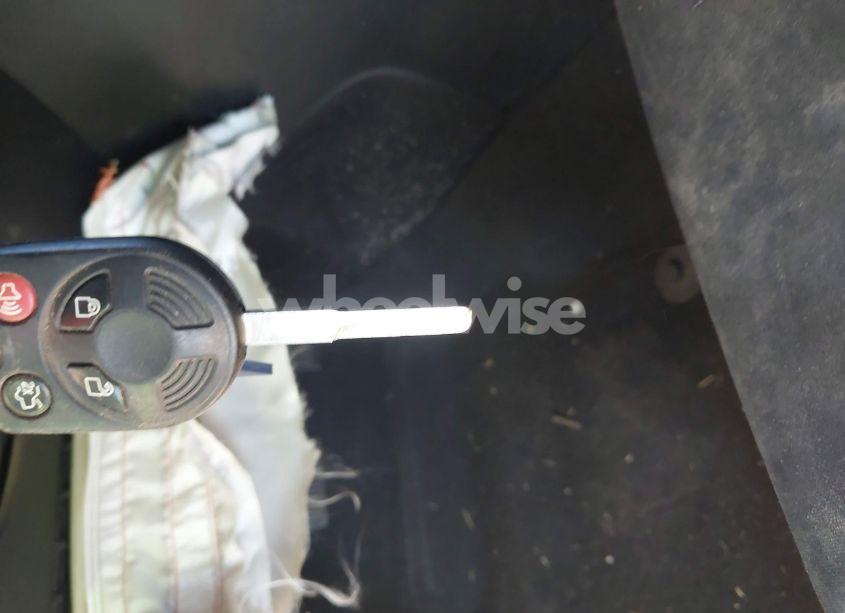 Photo 11 of 2018 Ford Focus SE (VIN 1FADP3FE6JL241214)