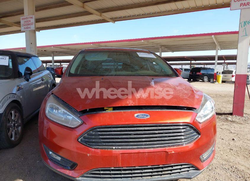 Photo 12 of 2018 Ford Focus SE (VIN 1FADP3FE6JL241214)