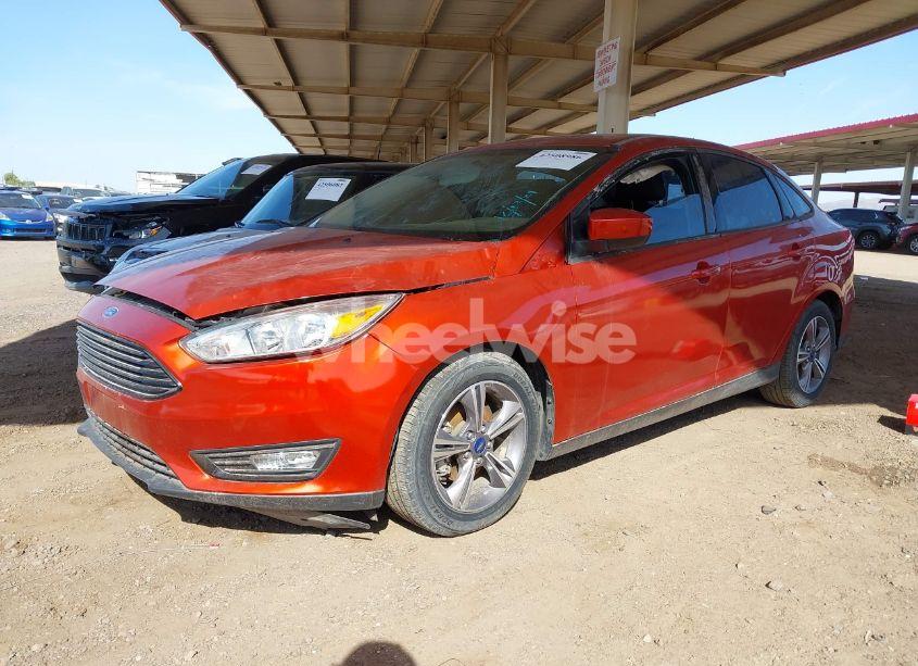 Photo 2 of 2018 Ford Focus SE (VIN 1FADP3FE6JL241214)