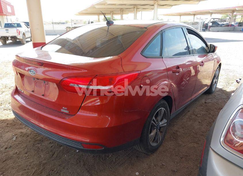 Photo 4 of 2018 Ford Focus SE (VIN 1FADP3FE6JL241214)