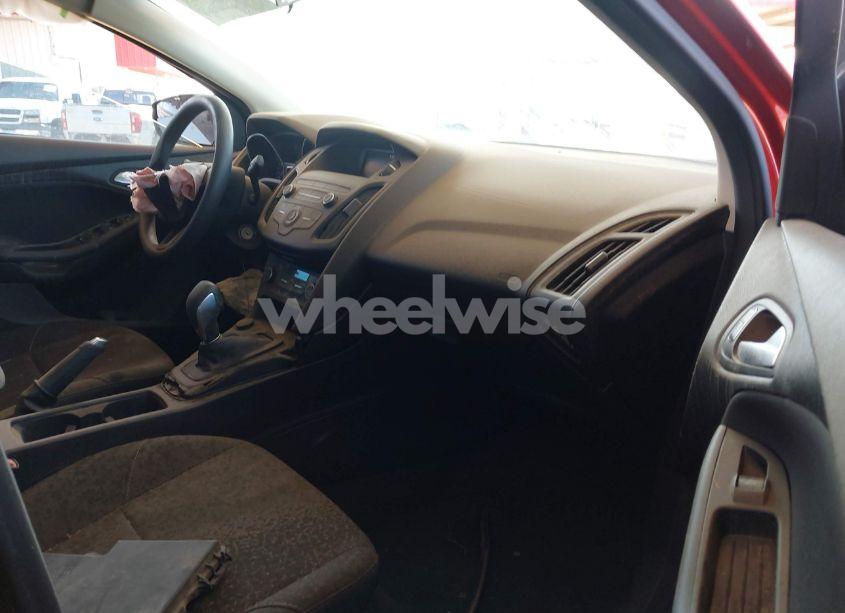 Photo 5 of 2018 Ford Focus SE (VIN 1FADP3FE6JL241214)