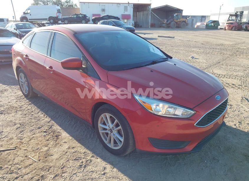 2018 Ford Focus SE (VIN 1FADP3FE6JL266050) main photo
